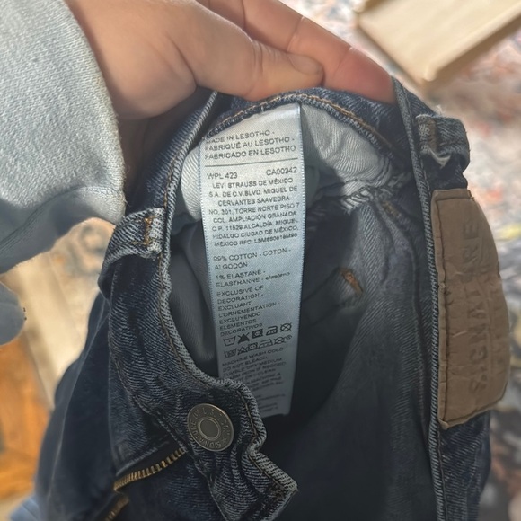 Levi Strauss Women's Blue Jeans size 30 - Picture 6 of 6